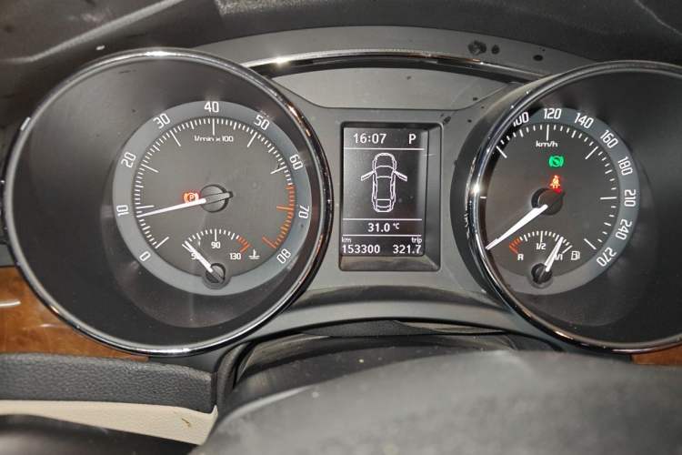 Used Skoda Superb 2013 2.0 TSI DSG Luxury Edition Instrument Cluster