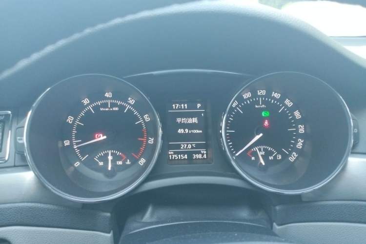 Used Skoda Superb 2013 1.8TSI Automatic MingShi Edition Instrument Cluster