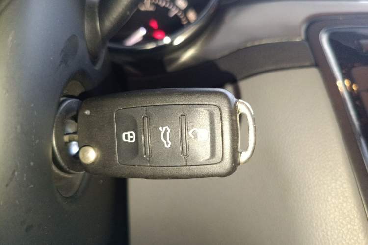 Used Skoda Superb 2013 1.4TSI Manual Shengshi Edition Interior 1