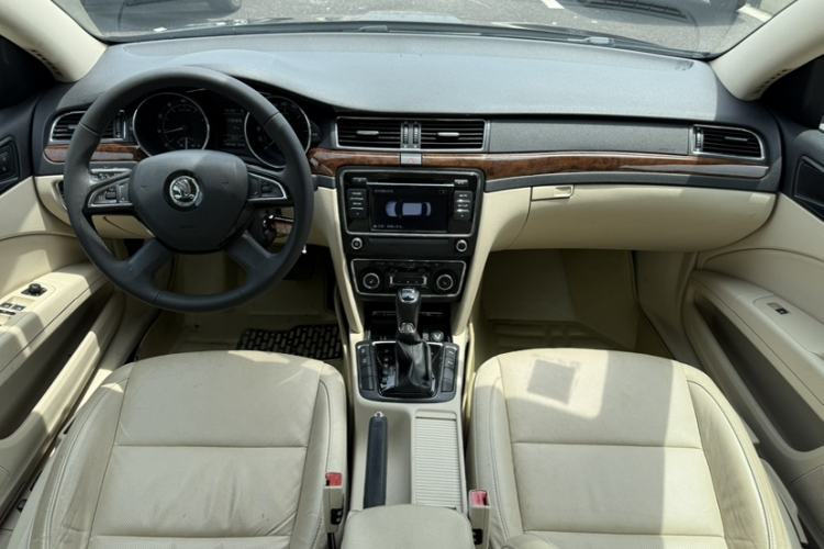 Used Skoda Superb 2013 1.8TSI Automatic Yashi Edition Interior 11