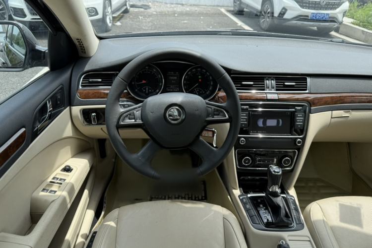 Used Skoda Superb 2013 1.8TSI Automatic Yashi Edition Interior 2