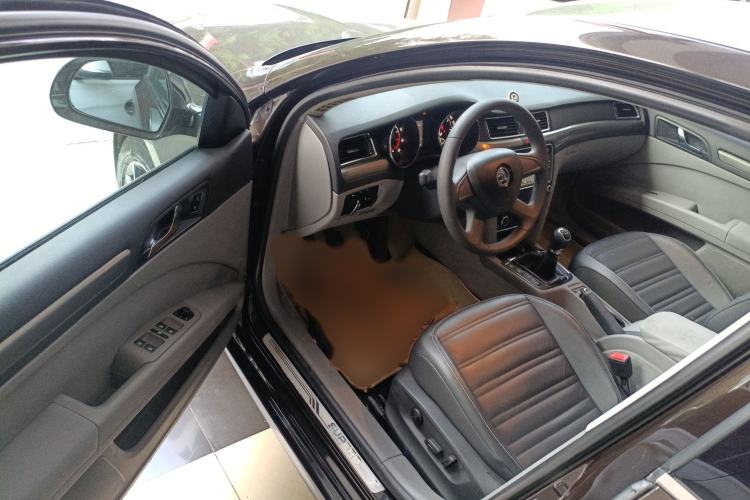 Used Skoda Superb 2013 1.4TSI Manual Shengshi Edition Interior 3