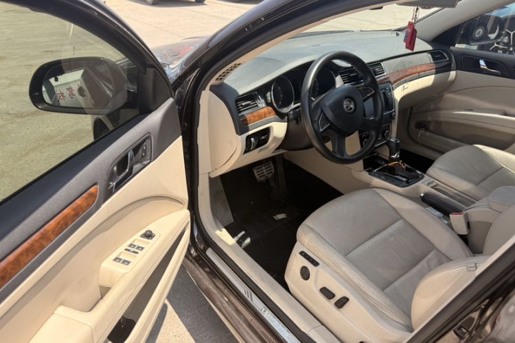 Used Skoda Superb 2013 1.8TSI Automatic Yashi Edition Interior 3