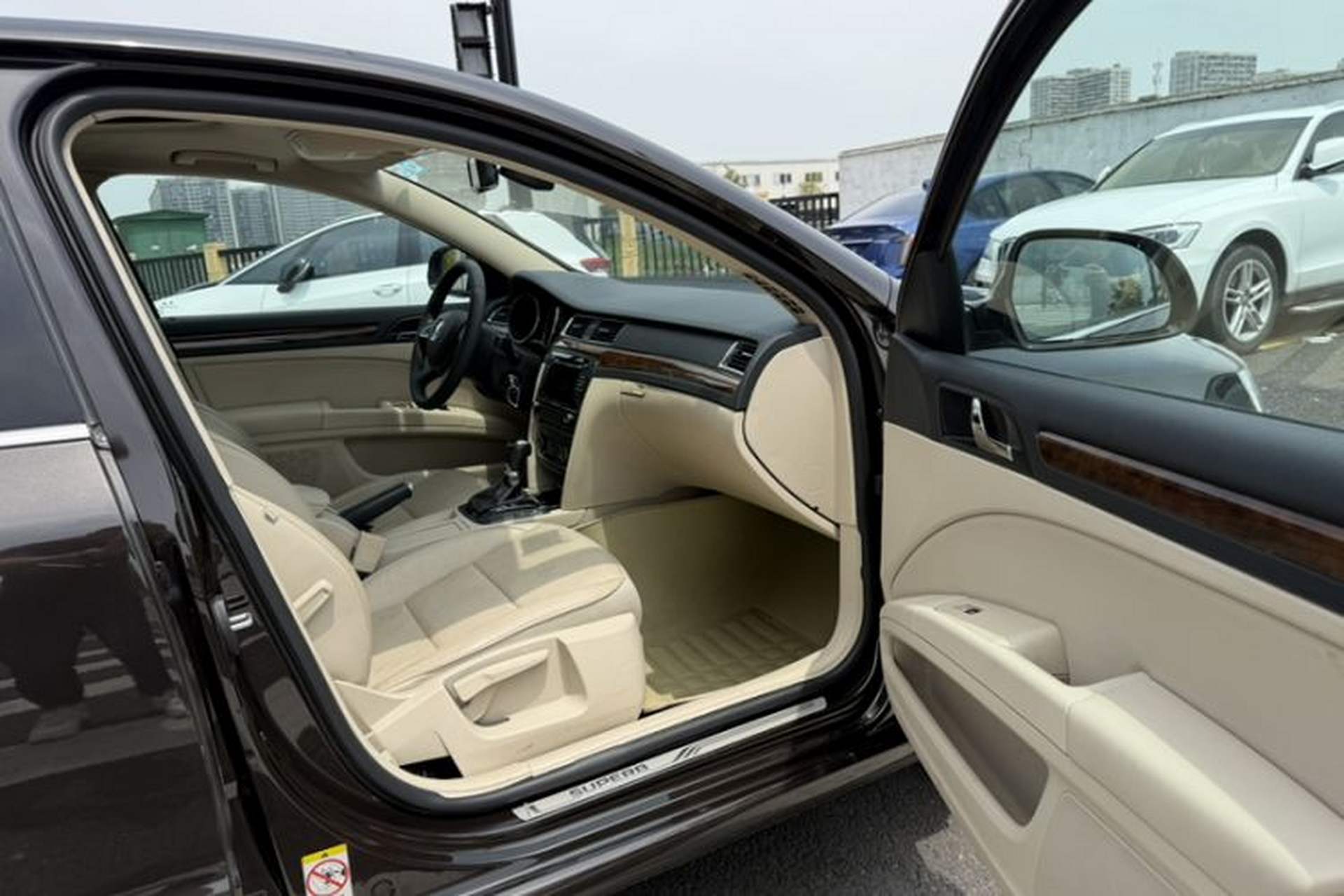 Used Skoda Superb 2013 1.8TSI Automatic Yashi Edition Interior 3
