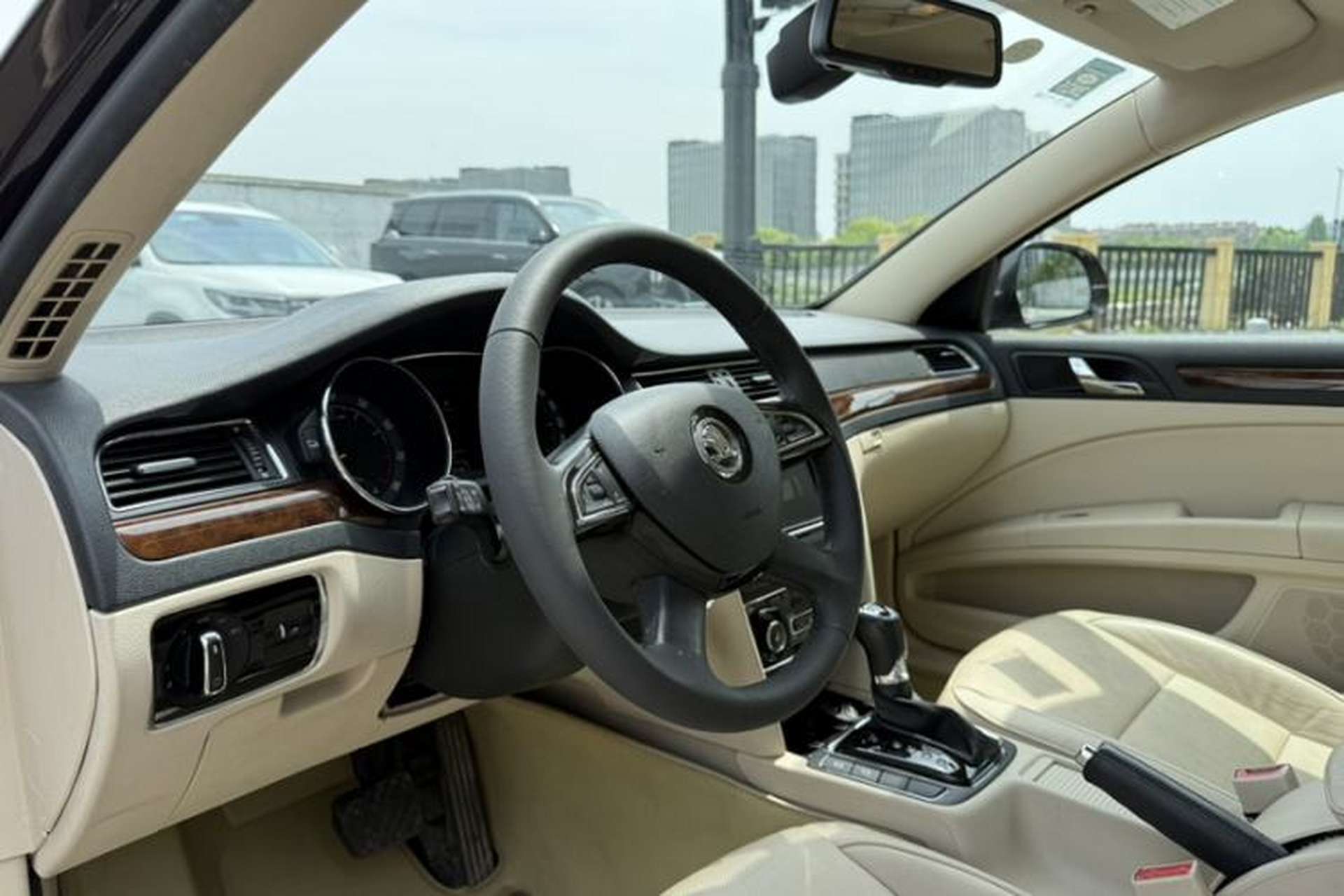 Used Skoda Superb 2013 1.8TSI Automatic Yashi Edition Interior 4
