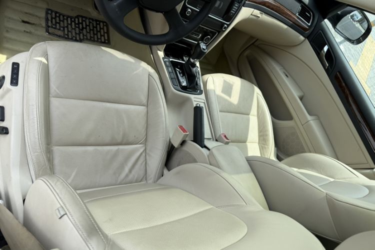 Used Skoda Superb 2013 1.8TSI Automatic Yashi Edition Interior 5