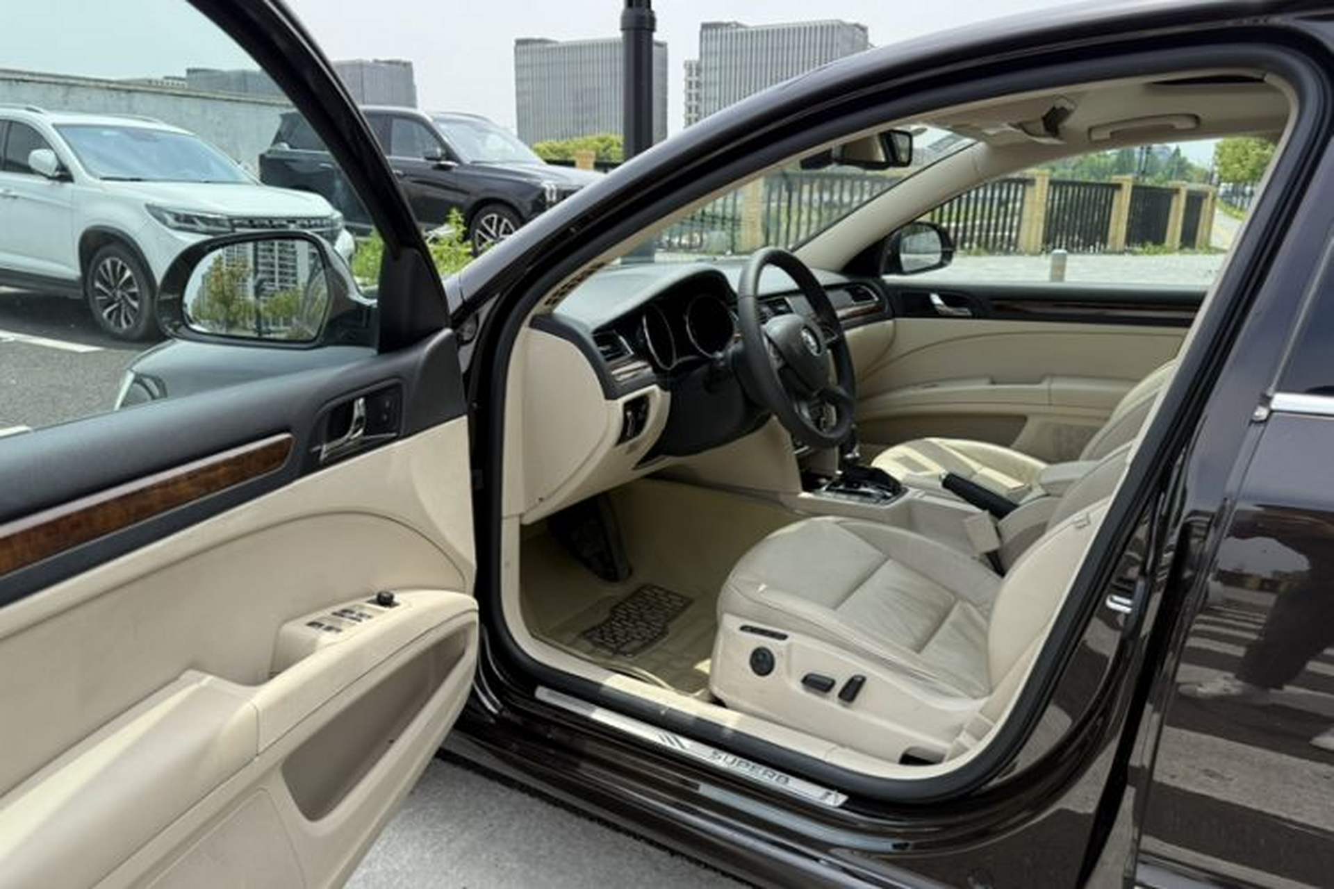 Used Skoda Superb 2013 1.8TSI Automatic Yashi Edition Interior 7