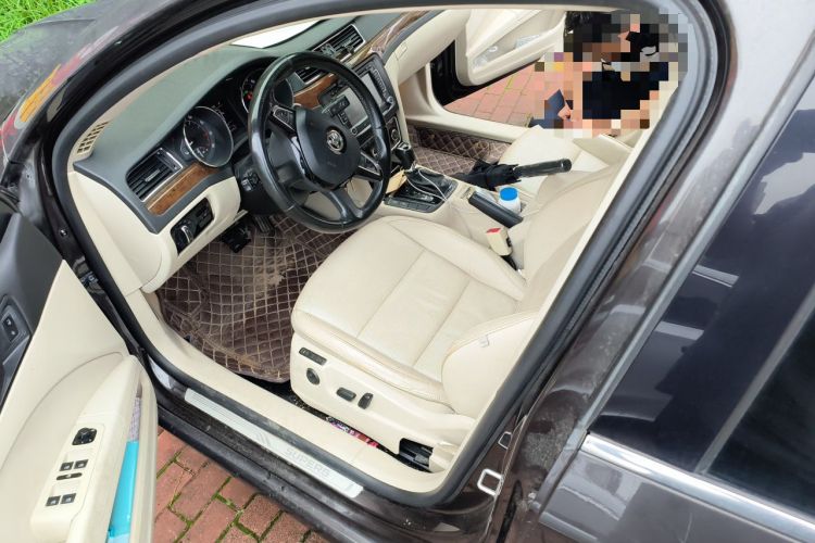 Used Skoda Superb 2013 1.8TSI Automatic Yashi Edition Left Front Seat