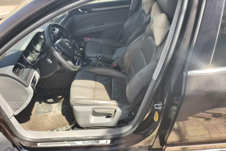Used Skoda Superb 2013 1.4 TSI DSG Prestige Edition Left Front Seat