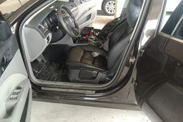 Used Skoda Superb 2013 1.4TSI DSG Sport Edition Left Front Seat