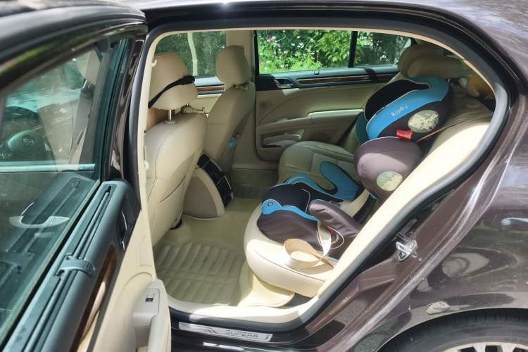 Used Skoda Superb 2013 1.8TSI Automatic Yashi Edition Left Rear Seat