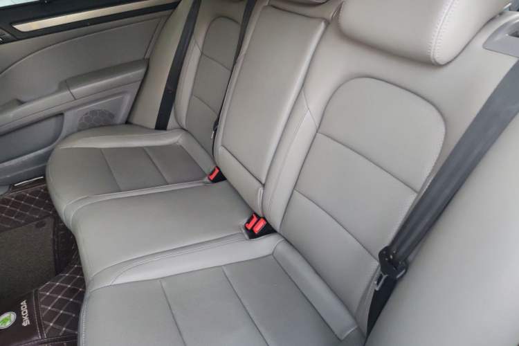 Used Skoda Superb 2013 1.8TSI Automatic Yashi Edition Left Rear Seat