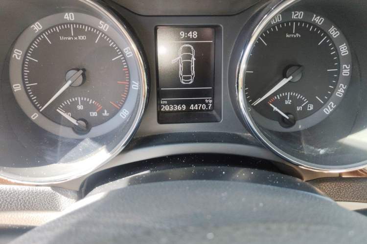 Used Skoda Superb 2013 1.8TSI Automatic MingShi Edition Odometer Close Up