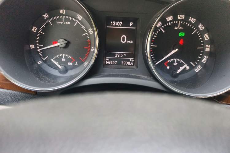 Used Skoda Superb 2013 1.8TSI Automatic Yashi Edition Odometer Close Up