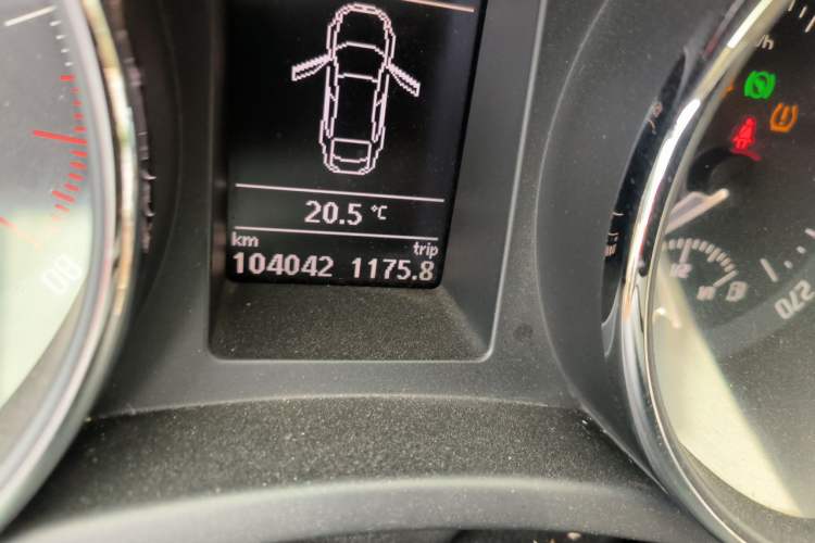 Used Skoda Superb 2013 1.8TSI Automatic Yashi Edition Odometer Close Up