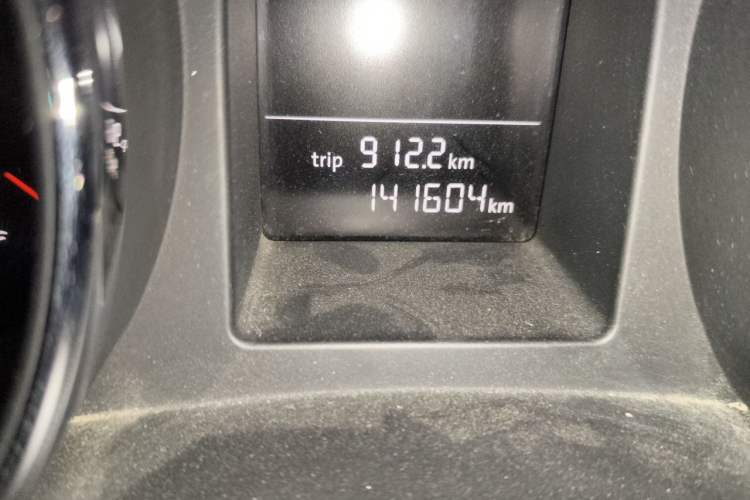Used Skoda Superb 2013 1.4TSI DSG Sport Edition Odometer Close Up