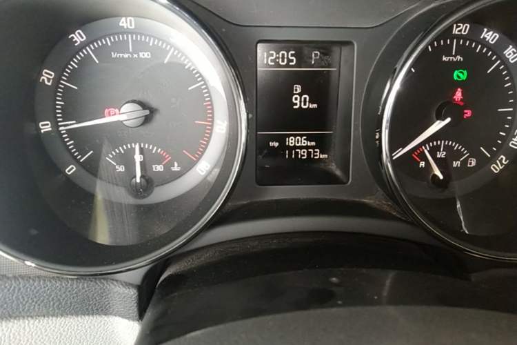 Used Skoda Superb 2013 1.4TSI DSG Sport Edition Odometer Close Up