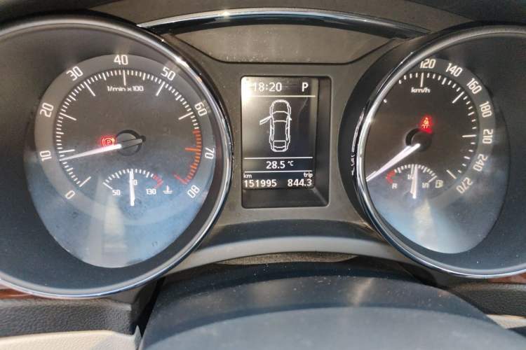 Used Skoda Superb 2013 1.8TSI Automatic MingShi Edition Odometer Close Up
