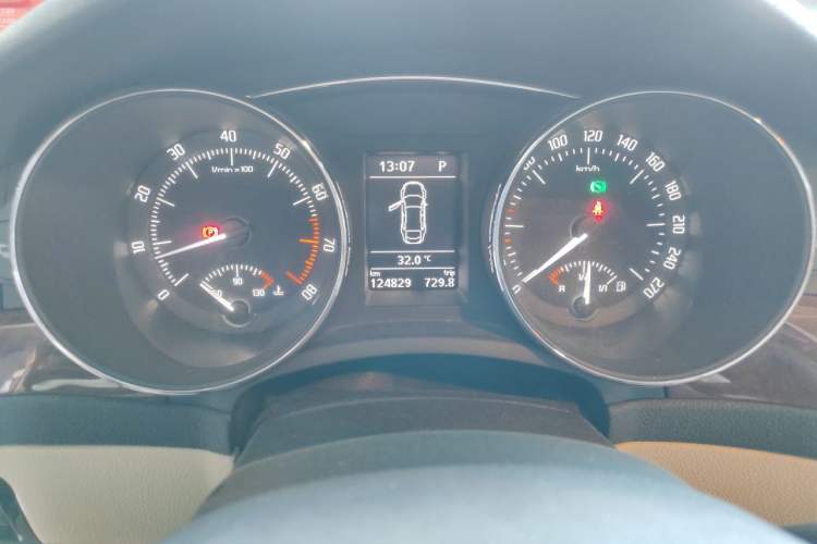 Used Skoda Superb 2013 1.8TSI Automatic MingShi Edition Odometer Close Up