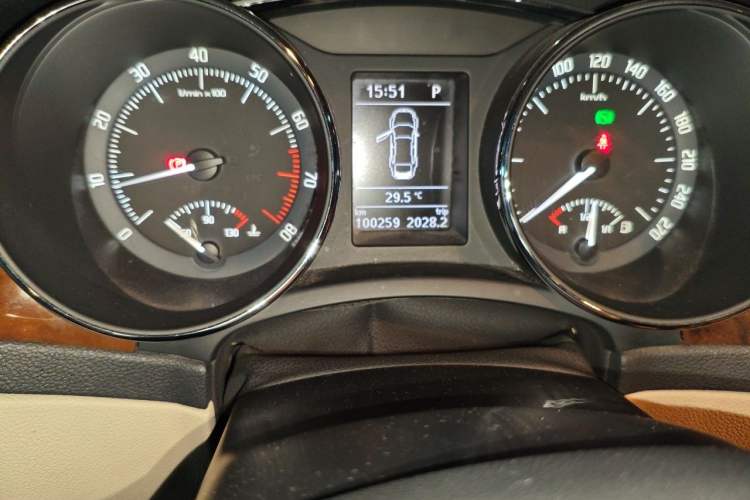 Used Skoda Superb 2013 1.8TSI Automatic Yashi Edition Odometer Close Up