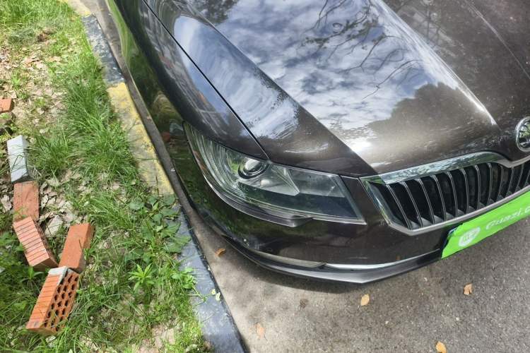 Used Skoda Superb 2013 1.8TSI Automatic Yashi Edition Right Front Headlight