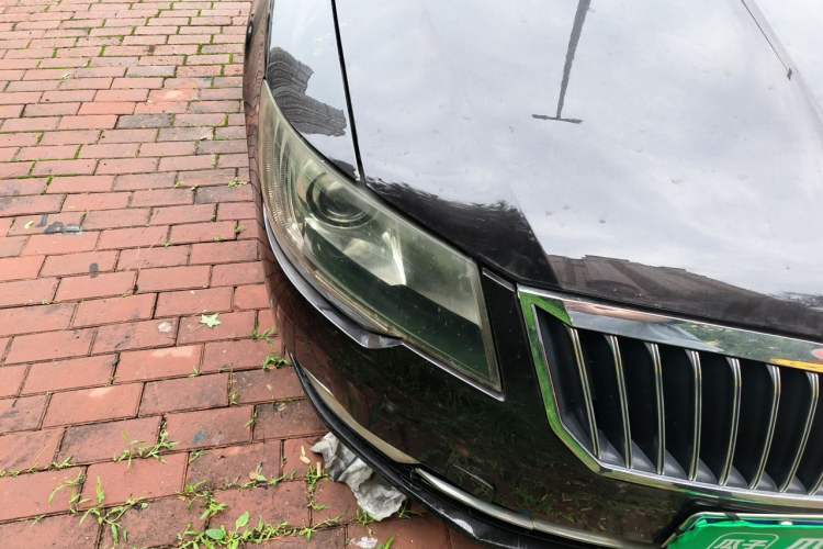 Used Skoda Superb 2013 1.8TSI Automatic Yashi Edition Right Front Headlight