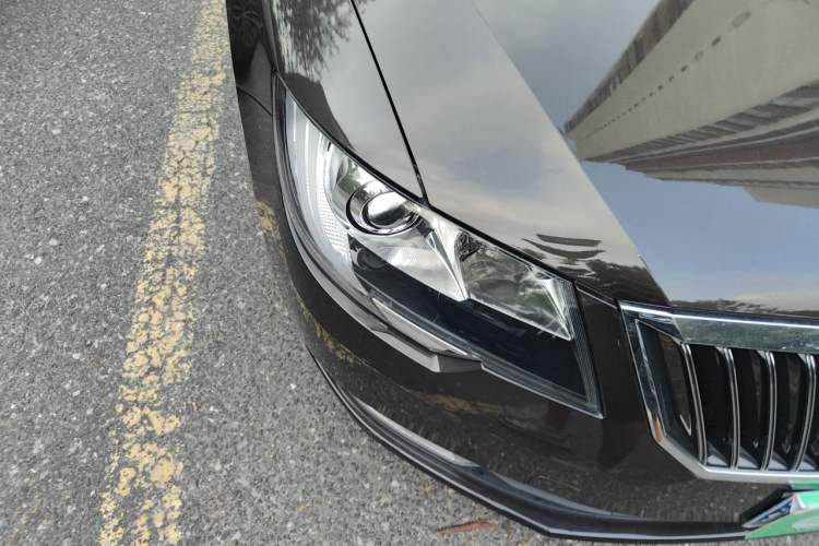 Used Skoda Superb 2013 1.8TSI Automatic MingShi Edition Right Front Headlight