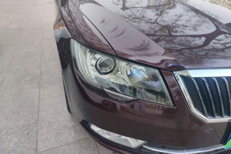 Used Skoda Superb 2013 1.8TSI Automatic Yashi Edition Right Front Headlight