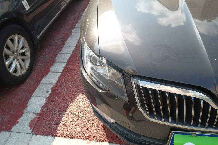 Used Skoda Superb 2013 1.4TSI Manual Shengshi Edition Right Front Headlight