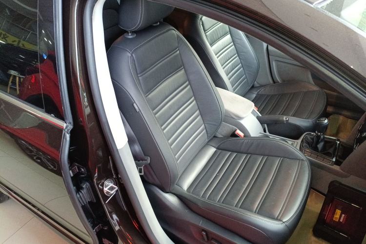 Used Skoda Superb 2013 1.4TSI Manual Shengshi Edition Right Front Seat
