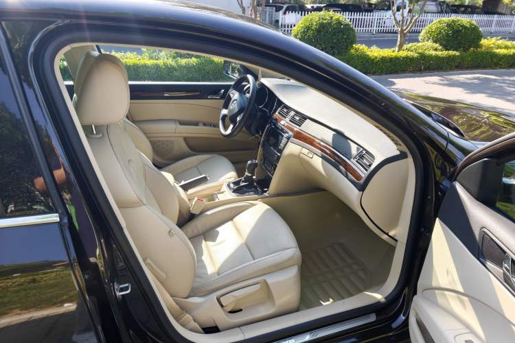 Used Skoda Superb 2013 1.8TSI Automatic Yashi Edition Right Front Seat