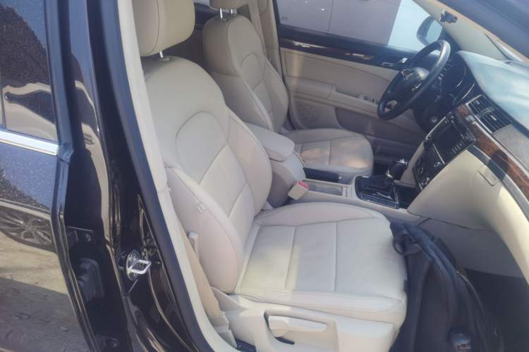 Used Skoda Superb 2013 1.4 TSI DSG Prestige Edition Right Front Seat