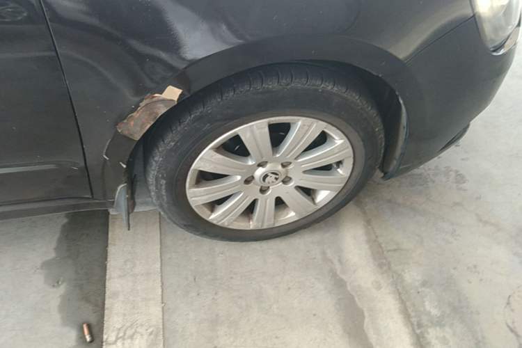 Used Skoda Superb 2013 1.4TSI DSG Sport Edition Right Front Wheel Hub
