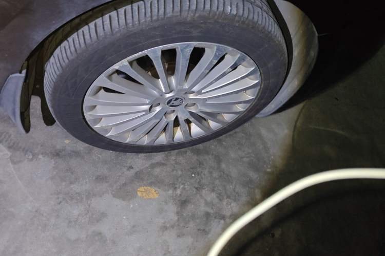 Used Skoda Superb 2013 2.0 TSI DSG Luxury Edition Right Front Wheel Hub