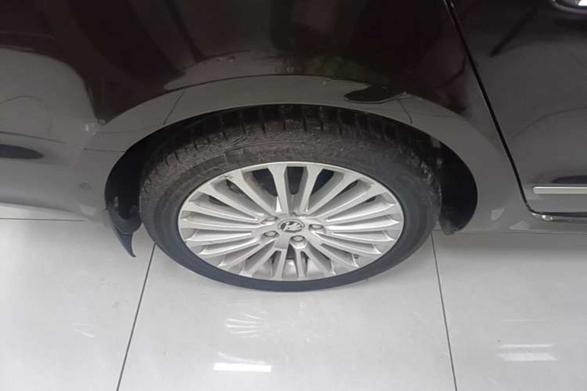 Used Skoda Superb 2013 1.8TSI Automatic Yashi Edition Right Rear Wheel Hub