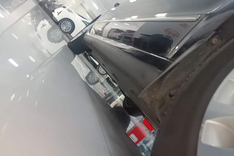 Used Skoda Superb 2013 1.8TSI Automatic Yashi Edition Right Side Sill