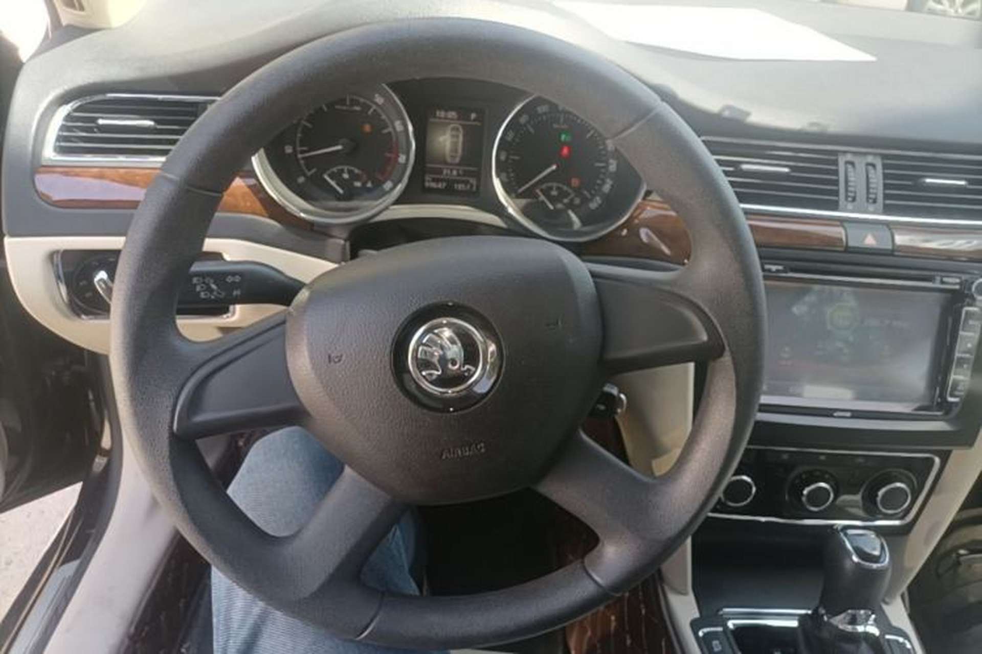 Used Skoda Superb 2013 1.8TSI Automatic MingShi Edition Steering Wheel