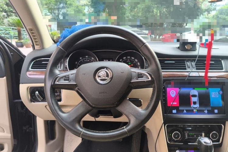 Used Skoda Superb 2013 1.8TSI Automatic Yashi Edition Steering Wheel