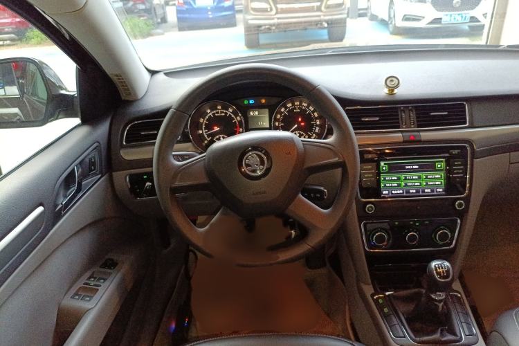 Used Skoda Superb 2013 1.4TSI Manual Shengshi Edition Steering Wheel