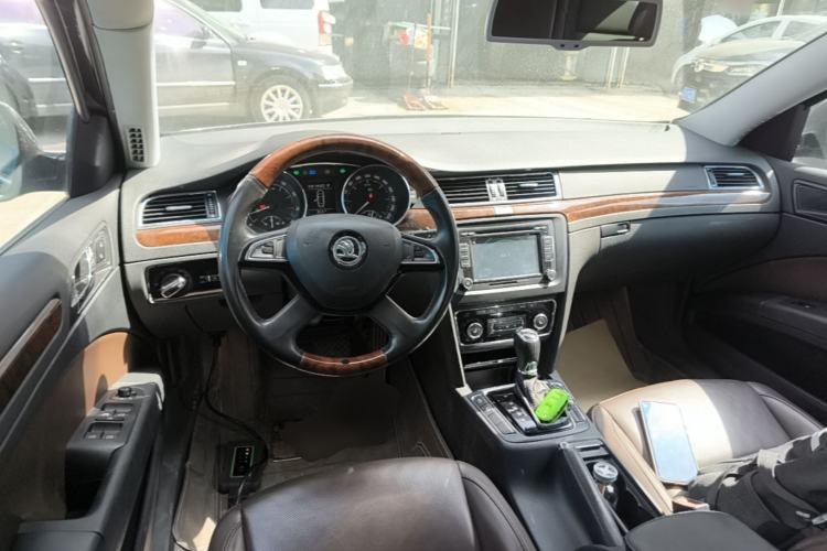 Used Skoda Superb 2013 2.0 TSI DSG Luxury Edition Steering Wheel