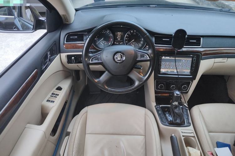 Used Skoda Superb 2013 1.8TSI Automatic MingShi Edition Steering Wheel
