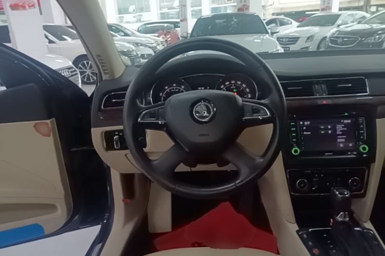 Used Skoda Superb 2013 1.8TSI Automatic Yashi Edition Steering Wheel