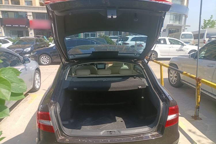 Used Skoda Superb 2013 1.8TSI Automatic MingShi Edition Trunk
