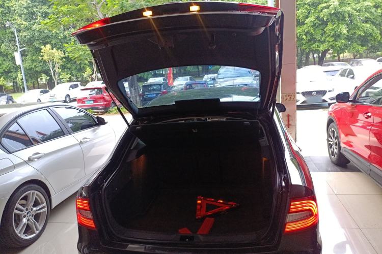 Used Skoda Superb 2013 1.4TSI Manual Shengshi Edition Trunk