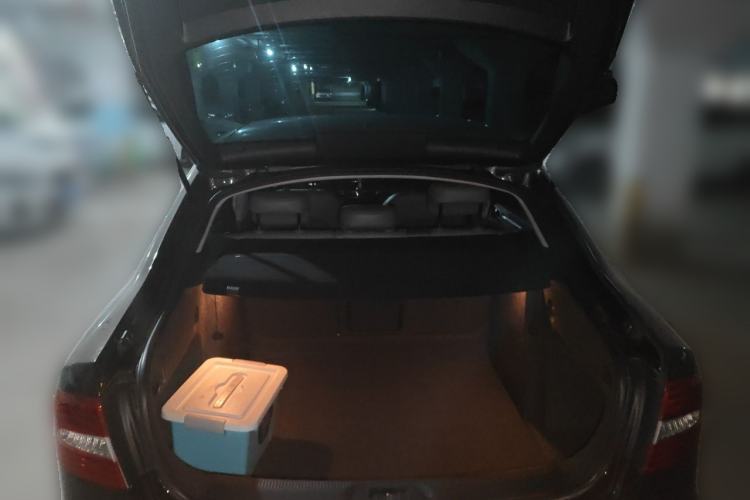 Used Skoda Superb 2013 1.8TSI Automatic Yashi Edition Trunk