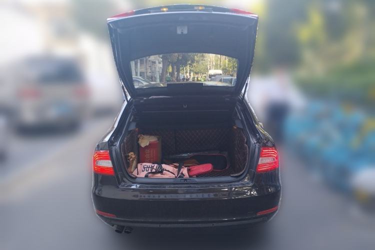 Used Skoda Superb 2013 1.8TSI Automatic MingShi Edition Trunk