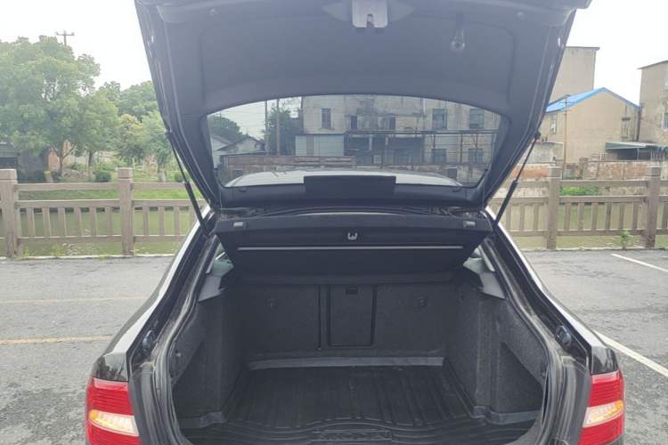 Used Skoda Superb 2013 1.8TSI Automatic MingShi Edition Trunk