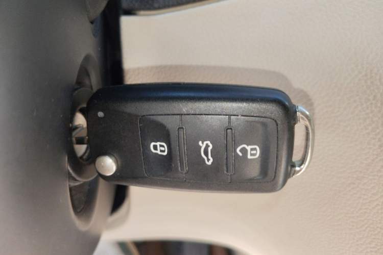 Used Skoda Superb 2013 1.8TSI Automatic MingShi Edition Vehicle Key