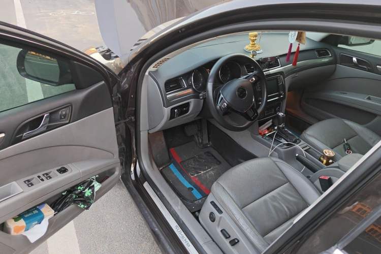 Used Skoda Superb 2013 1.8TSI Automatic Yashi Edition Driver Seat