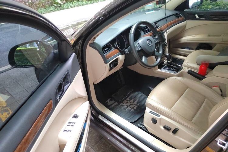 Used Skoda Superb 2013 1.8TSI Automatic Yashi Edition Driver Seat